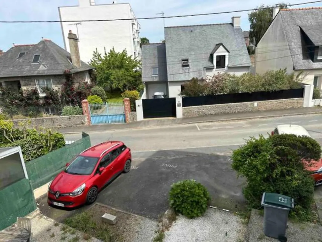 Appartement Proche Centre Dinard Appartamento